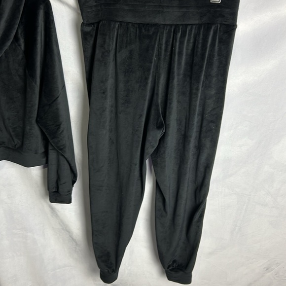 Victoria Secret bundle sweatshirt and sweatpants - Picture 7 of 9